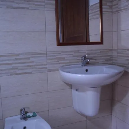 Oda ve Kahvaltı Vin E Turn