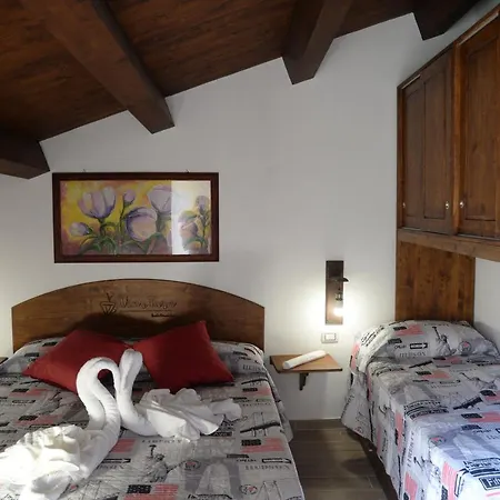 Alojamento de Acomodação e Pequeno-almoço Vin E Turn 3*