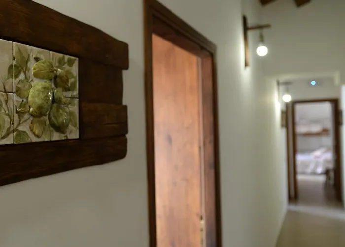 Alojamento de Acomodação e Pequeno-almoço Vin E Turn 3*